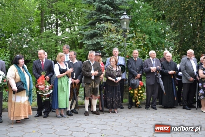 Zdjęcie w galerii na portalu naszraciborz.pl: Parada marszowa i koncert z muzyką filmową i rockową w parku przy pałacu Lichnowskich wiadomości z regionu