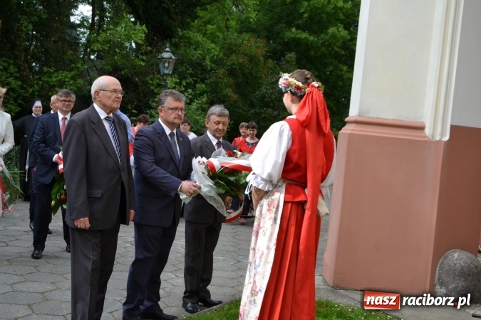 Zdjęcie w galerii na portalu naszraciborz.pl: Parada marszowa i koncert z muzyką filmową i rockową w parku przy pałacu Lichnowskich wiadomości z regionu