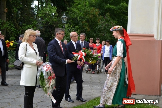 Zdjęcie w galerii na portalu naszraciborz.pl: Parada marszowa i koncert z muzyką filmową i rockową w parku przy pałacu Lichnowskich wiadomości z regionu