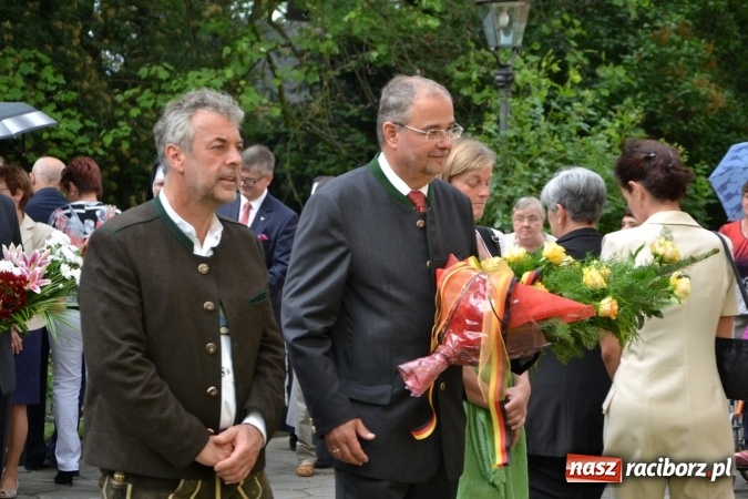 Zdjęcie w galerii na portalu naszraciborz.pl: Parada marszowa i koncert z muzyką filmową i rockową w parku przy pałacu Lichnowskich wiadomości z regionu