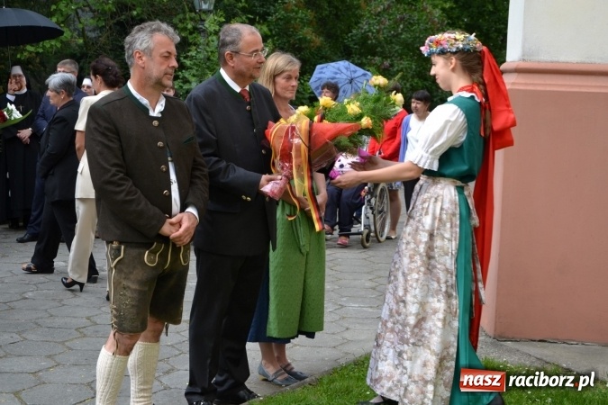 Zdjęcie w galerii na portalu naszraciborz.pl: Parada marszowa i koncert z muzyką filmową i rockową w parku przy pałacu Lichnowskich wiadomości z regionu