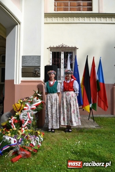 Zdjęcie w galerii na portalu naszraciborz.pl: Parada marszowa i koncert z muzyką filmową i rockową w parku przy pałacu Lichnowskich wiadomości z regionu