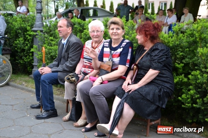 Zdjęcie w galerii na portalu naszraciborz.pl: Parada marszowa i koncert z muzyką filmową i rockową w parku przy pałacu Lichnowskich wiadomości z regionu