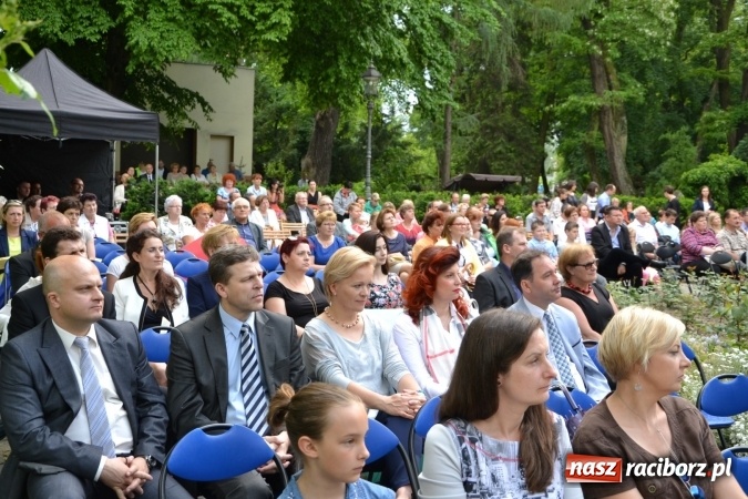 Zdjęcie w galerii na portalu naszraciborz.pl: Parada marszowa i koncert z muzyką filmową i rockową w parku przy pałacu Lichnowskich wiadomości z regionu