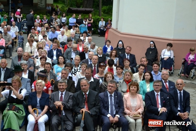 Zdjęcie w galerii na portalu naszraciborz.pl: Parada marszowa i koncert z muzyką filmową i rockową w parku przy pałacu Lichnowskich wiadomości z regionu