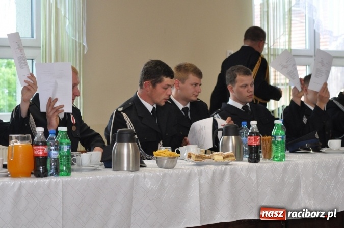 Zdjęcie w galerii na portalu naszraciborz.pl: XI Zjazd Oddziału Gminnego Związku Ochotniczych Straży Pożarnych Rzeczpospolitej Polskiej w Nędzy wiadomości z regionu