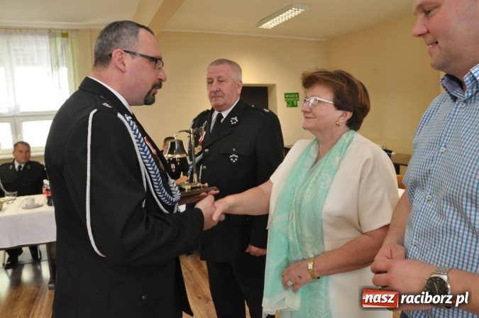 Zdjęcie w galerii na portalu naszraciborz.pl: XI Zjazd Oddziału Gminnego Związku Ochotniczych Straży Pożarnych Rzeczpospolitej Polskiej w Nędzy wiadomości z regionu