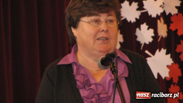 Zdjęcie w galerii na portalu naszraciborz.pl: Sztandar dla szkoły w Markowicach wiadomości z regionu