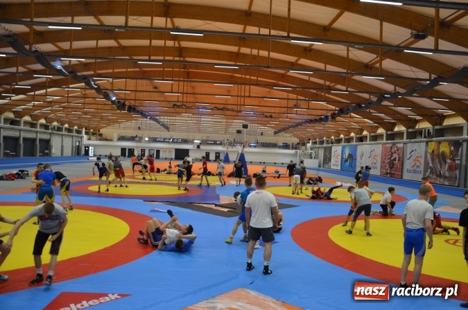 Zdjęcie w galerii na portalu naszraciborz.pl: Zapaśnicy z Niemiec i Polski trenowali w Raciborzu wiadomości z regionu