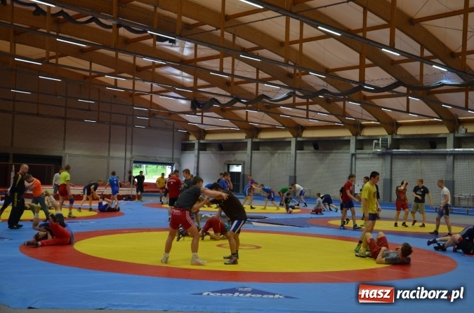 Zdjęcie w galerii na portalu naszraciborz.pl: Zapaśnicy z Niemiec i Polski trenowali w Raciborzu wiadomości z regionu