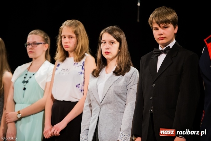 Zdjęcie w galerii na portalu naszraciborz.pl: Victorie 2016 przyznane. Uroczysta Gala Gimnazjum nr 1 w Strzesze wiadomości z regionu