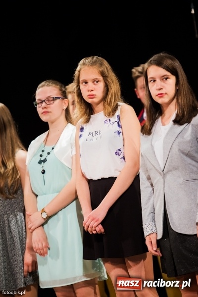 Zdjęcie w galerii na portalu naszraciborz.pl: Victorie 2016 przyznane. Uroczysta Gala Gimnazjum nr 1 w Strzesze wiadomości z regionu