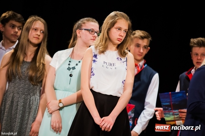 Zdjęcie w galerii na portalu naszraciborz.pl: Victorie 2016 przyznane. Uroczysta Gala Gimnazjum nr 1 w Strzesze wiadomości z regionu
