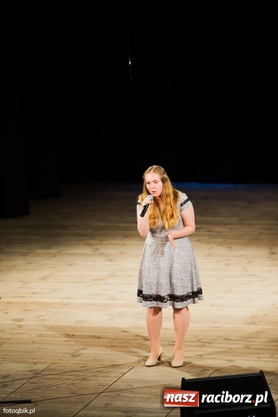 Zdjęcie w galerii na portalu naszraciborz.pl: Victorie 2016 przyznane. Uroczysta Gala Gimnazjum nr 1 w Strzesze wiadomości z regionu