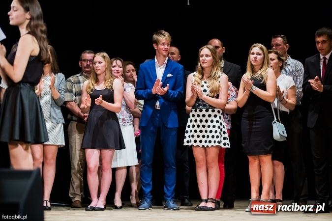 Zdjęcie w galerii na portalu naszraciborz.pl: Victorie 2016 przyznane. Uroczysta Gala Gimnazjum nr 1 w Strzesze wiadomości z regionu