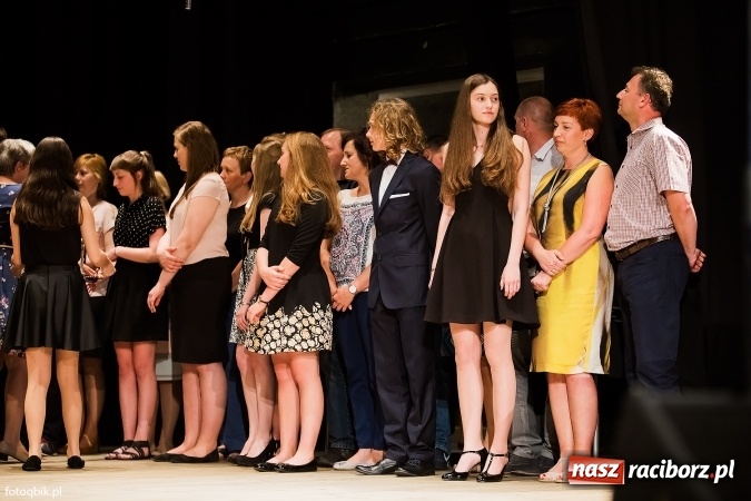 Zdjęcie w galerii na portalu naszraciborz.pl: Victorie 2016 przyznane. Uroczysta Gala Gimnazjum nr 1 w Strzesze wiadomości z regionu