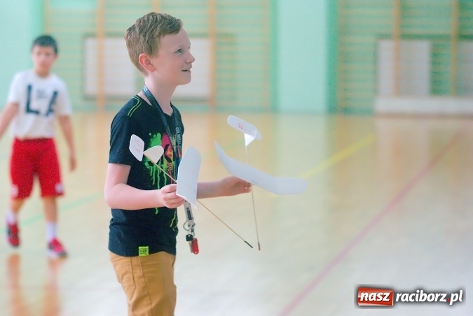 Zdjęcie w galerii na portalu naszraciborz.pl: XII Zawody Szybowców Styropianowych o Puchar Prezydenta za nami wiadomości z regionu