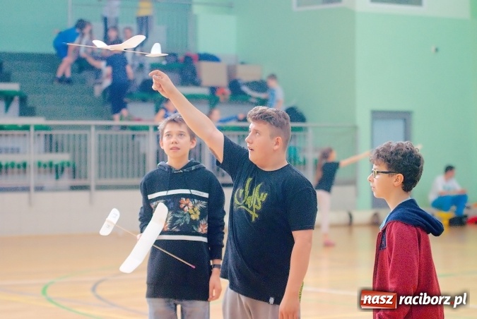 Zdjęcie w galerii na portalu naszraciborz.pl: XII Zawody Szybowców Styropianowych o Puchar Prezydenta za nami wiadomości z regionu