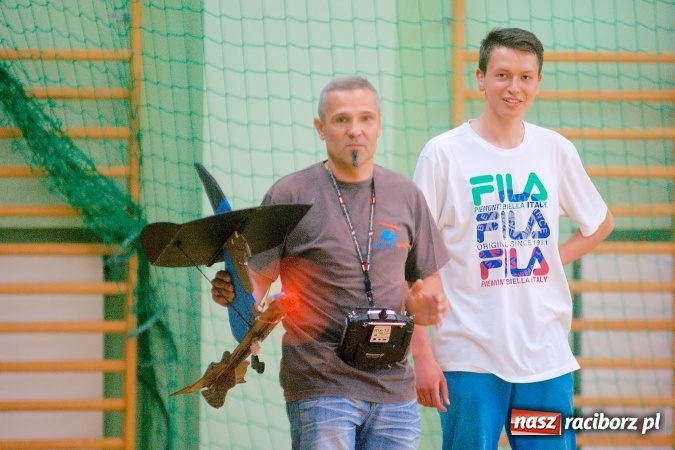 Zdjęcie w galerii na portalu naszraciborz.pl: XII Zawody Szybowców Styropianowych o Puchar Prezydenta za nami wiadomości z regionu