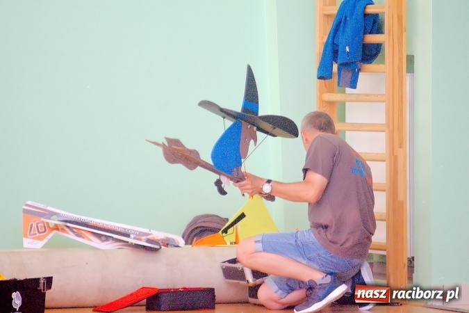 Zdjęcie w galerii na portalu naszraciborz.pl: XII Zawody Szybowców Styropianowych o Puchar Prezydenta za nami wiadomości z regionu