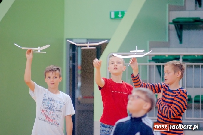 Zdjęcie w galerii na portalu naszraciborz.pl: XII Zawody Szybowców Styropianowych o Puchar Prezydenta za nami wiadomości z regionu