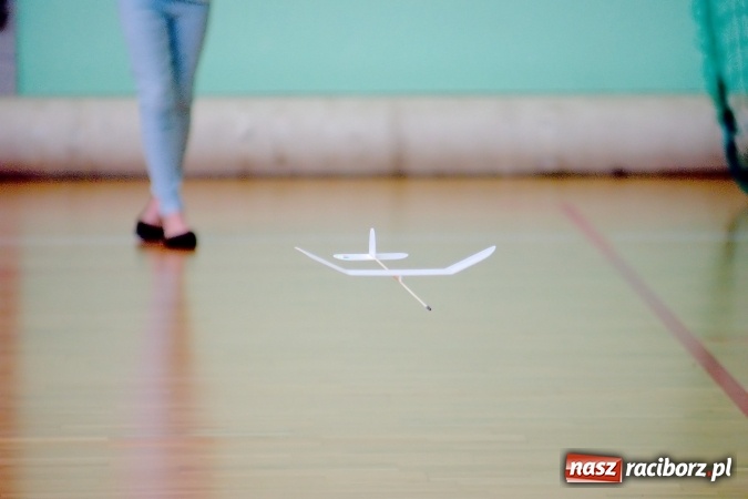 Zdjęcie w galerii na portalu naszraciborz.pl: XII Zawody Szybowców Styropianowych o Puchar Prezydenta za nami wiadomości z regionu