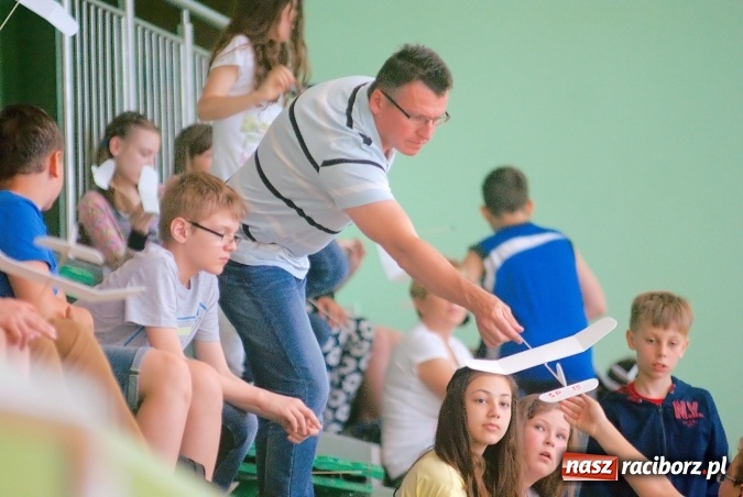 Zdjęcie w galerii na portalu naszraciborz.pl: XII Zawody Szybowców Styropianowych o Puchar Prezydenta za nami wiadomości z regionu