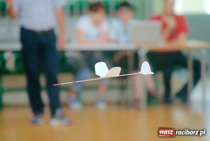 Zdjęcie w galerii na portalu naszraciborz.pl: XII Zawody Szybowców Styropianowych o Puchar Prezydenta za nami wiadomości z regionu