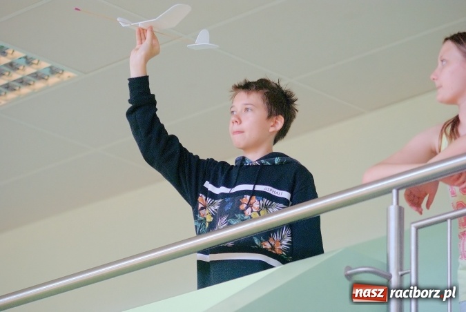 Zdjęcie w galerii na portalu naszraciborz.pl: XII Zawody Szybowców Styropianowych o Puchar Prezydenta za nami wiadomości z regionu