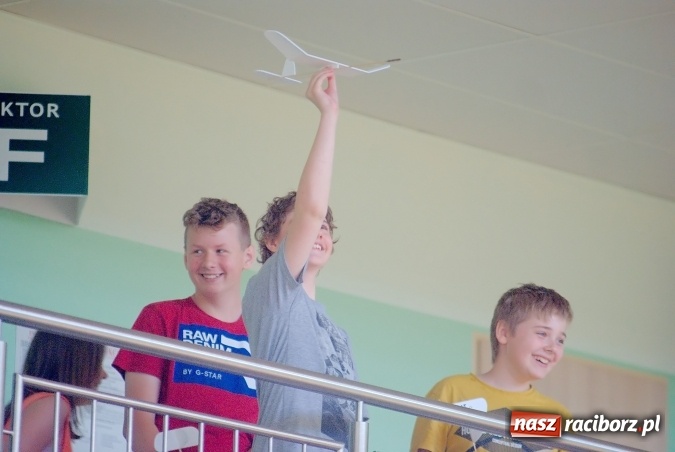 Zdjęcie w galerii na portalu naszraciborz.pl: XII Zawody Szybowców Styropianowych o Puchar Prezydenta za nami wiadomości z regionu