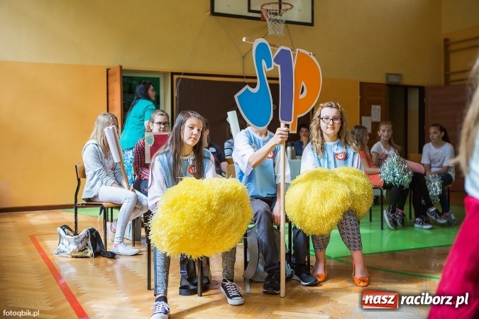 Zdjęcie w galerii na portalu naszraciborz.pl: Mądra głowa podstawowa w SP 13 wiadomości z regionu