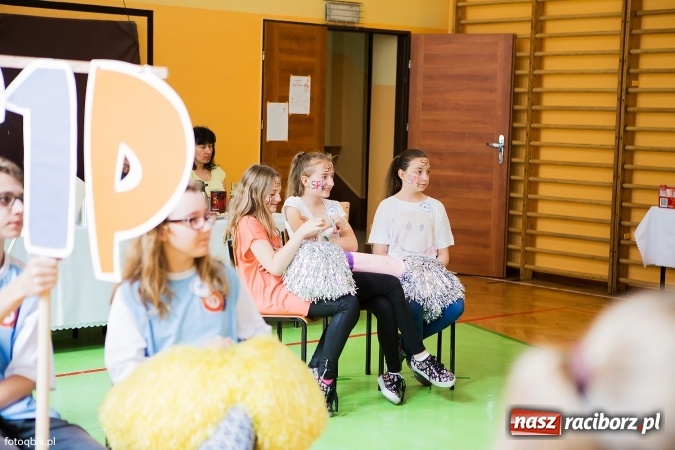 Zdjęcie w galerii na portalu naszraciborz.pl: Mądra głowa podstawowa w SP 13 wiadomości z regionu