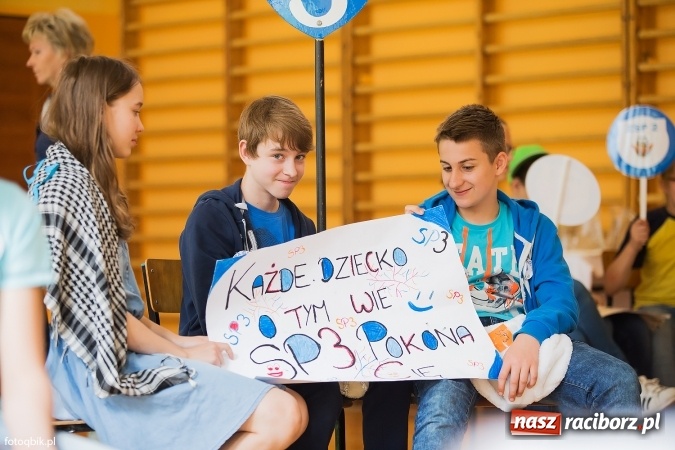 Zdjęcie w galerii na portalu naszraciborz.pl: Mądra głowa podstawowa w SP 13 wiadomości z regionu