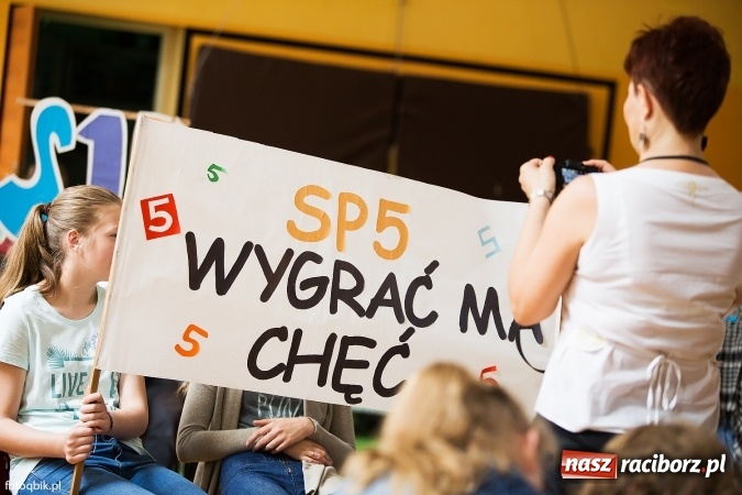 Zdjęcie w galerii na portalu naszraciborz.pl: Mądra głowa podstawowa w SP 13 wiadomości z regionu
