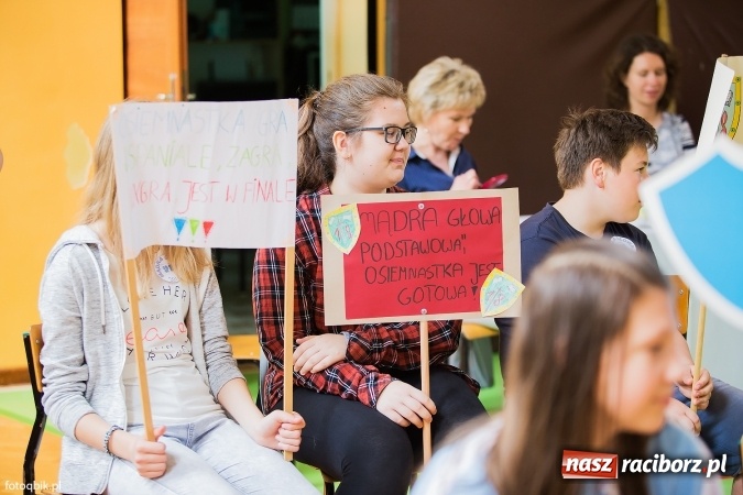 Zdjęcie w galerii na portalu naszraciborz.pl: Mądra głowa podstawowa w SP 13 wiadomości z regionu
