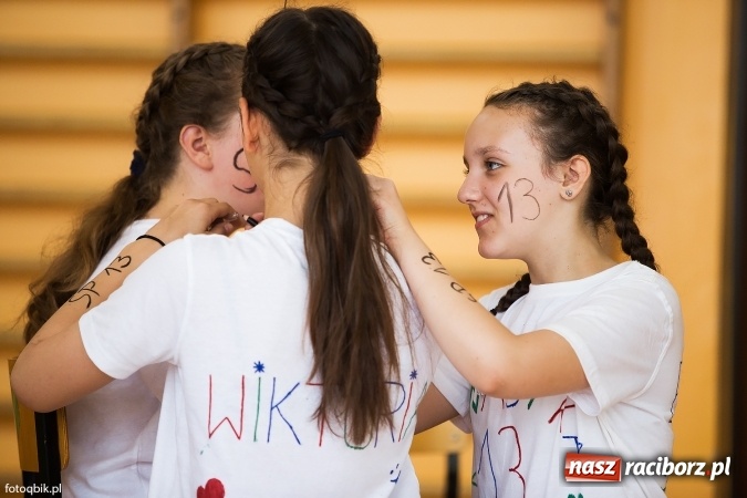 Zdjęcie w galerii na portalu naszraciborz.pl: Mądra głowa podstawowa w SP 13 wiadomości z regionu