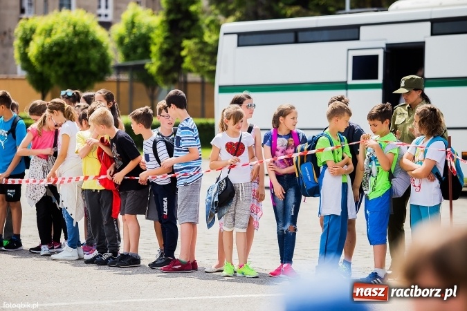 Zdjęcie w galerii na portalu naszraciborz.pl: Straż Graniczna od kuchni, czyli Dzień Otwartych Koszar wiadomości z regionu