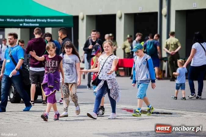Zdjęcie w galerii na portalu naszraciborz.pl: Straż Graniczna od kuchni, czyli Dzień Otwartych Koszar wiadomości z regionu