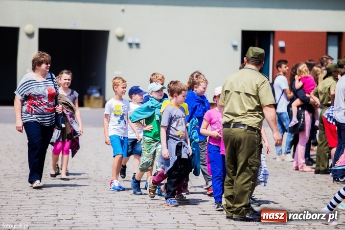 Zdjęcie w galerii na portalu naszraciborz.pl: Straż Graniczna od kuchni, czyli Dzień Otwartych Koszar wiadomości z regionu