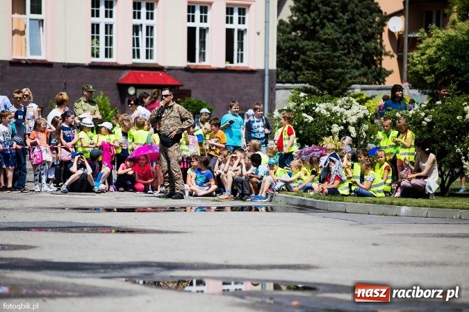 Zdjęcie w galerii na portalu naszraciborz.pl: Straż Graniczna od kuchni, czyli Dzień Otwartych Koszar wiadomości z regionu