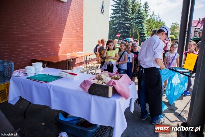 Zdjęcie w galerii na portalu naszraciborz.pl: Straż Graniczna od kuchni, czyli Dzień Otwartych Koszar wiadomości z regionu