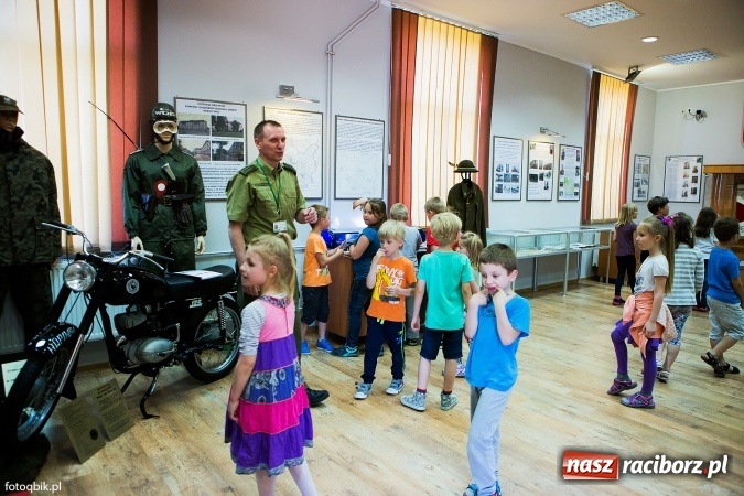 Zdjęcie w galerii na portalu naszraciborz.pl: Straż Graniczna od kuchni, czyli Dzień Otwartych Koszar wiadomości z regionu
