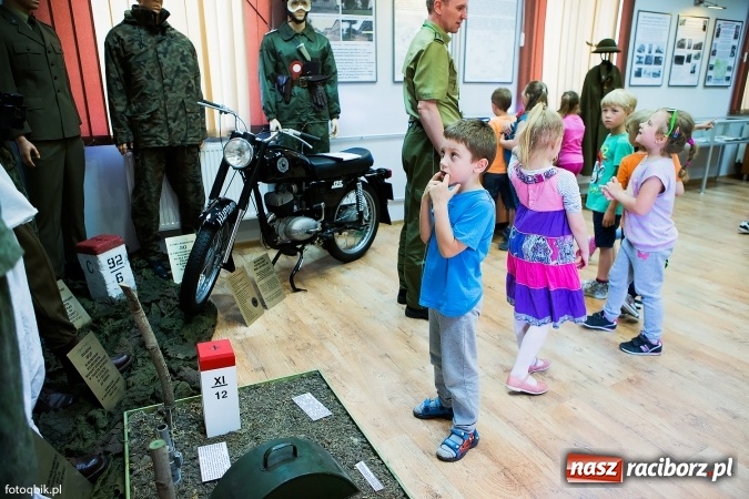 Zdjęcie w galerii na portalu naszraciborz.pl: Straż Graniczna od kuchni, czyli Dzień Otwartych Koszar wiadomości z regionu