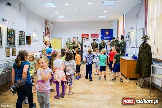 Zdjęcie w galerii na portalu naszraciborz.pl: Straż Graniczna od kuchni, czyli Dzień Otwartych Koszar wiadomości z regionu