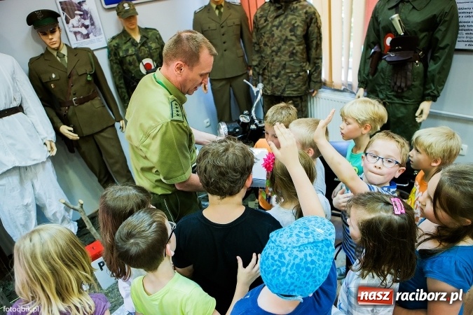 Zdjęcie w galerii na portalu naszraciborz.pl: Straż Graniczna od kuchni, czyli Dzień Otwartych Koszar wiadomości z regionu