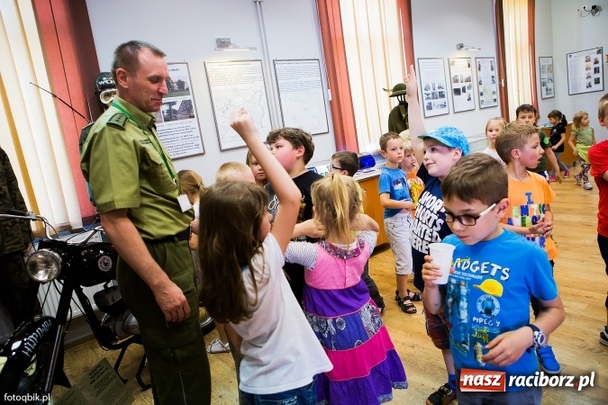 Zdjęcie w galerii na portalu naszraciborz.pl: Straż Graniczna od kuchni, czyli Dzień Otwartych Koszar wiadomości z regionu