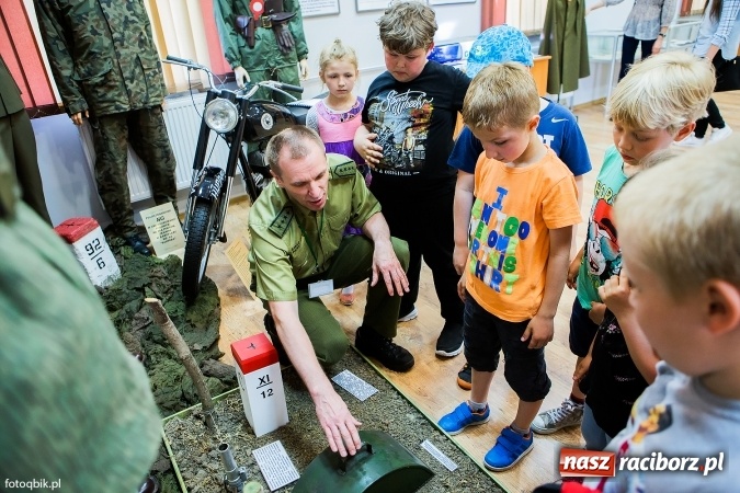 Zdjęcie w galerii na portalu naszraciborz.pl: Straż Graniczna od kuchni, czyli Dzień Otwartych Koszar wiadomości z regionu