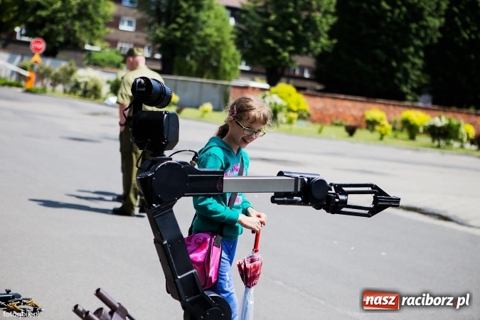 Zdjęcie w galerii na portalu naszraciborz.pl: Straż Graniczna od kuchni, czyli Dzień Otwartych Koszar wiadomości z regionu