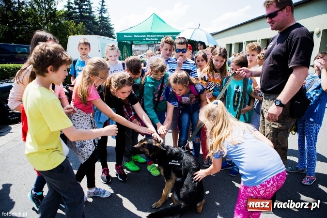 Zdjęcie w galerii na portalu naszraciborz.pl: Straż Graniczna od kuchni, czyli Dzień Otwartych Koszar wiadomości z regionu