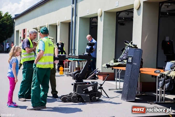 Zdjęcie w galerii na portalu naszraciborz.pl: Straż Graniczna od kuchni, czyli Dzień Otwartych Koszar wiadomości z regionu